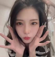  可爱活泼的美女被干到失声 Looks