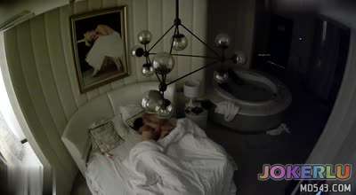  酒店偷拍 星期天约炮单位眼镜闷骚女财务开房下面毛多性欲强